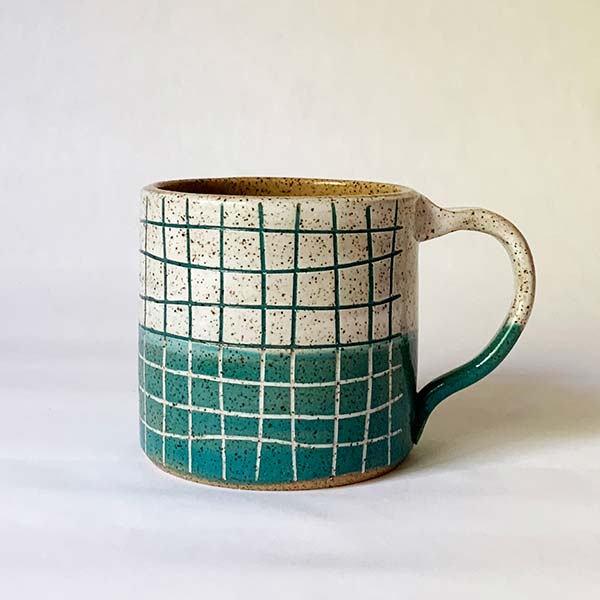 Grid Series pottery cup in green and natural color