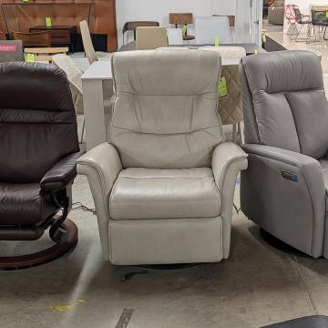 IMG Chelsea Large RMS299 Recliner - Sauvage Chalk Leather