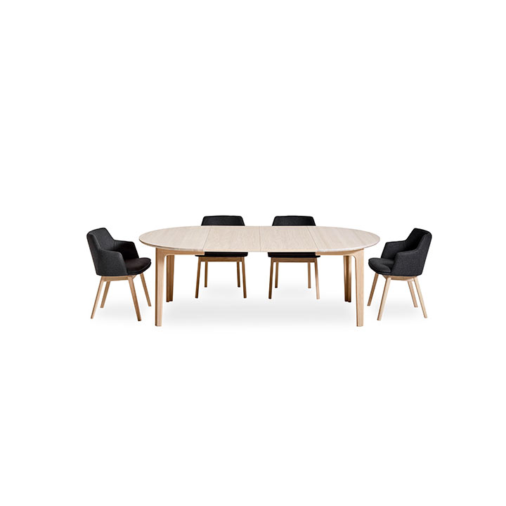 Skovby SM 112 Round Dining Table: Design Quest